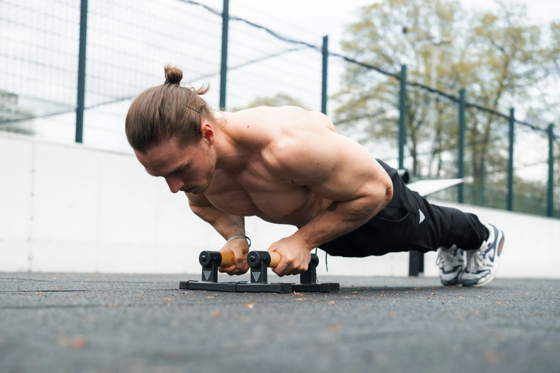 incline push-up close-grip