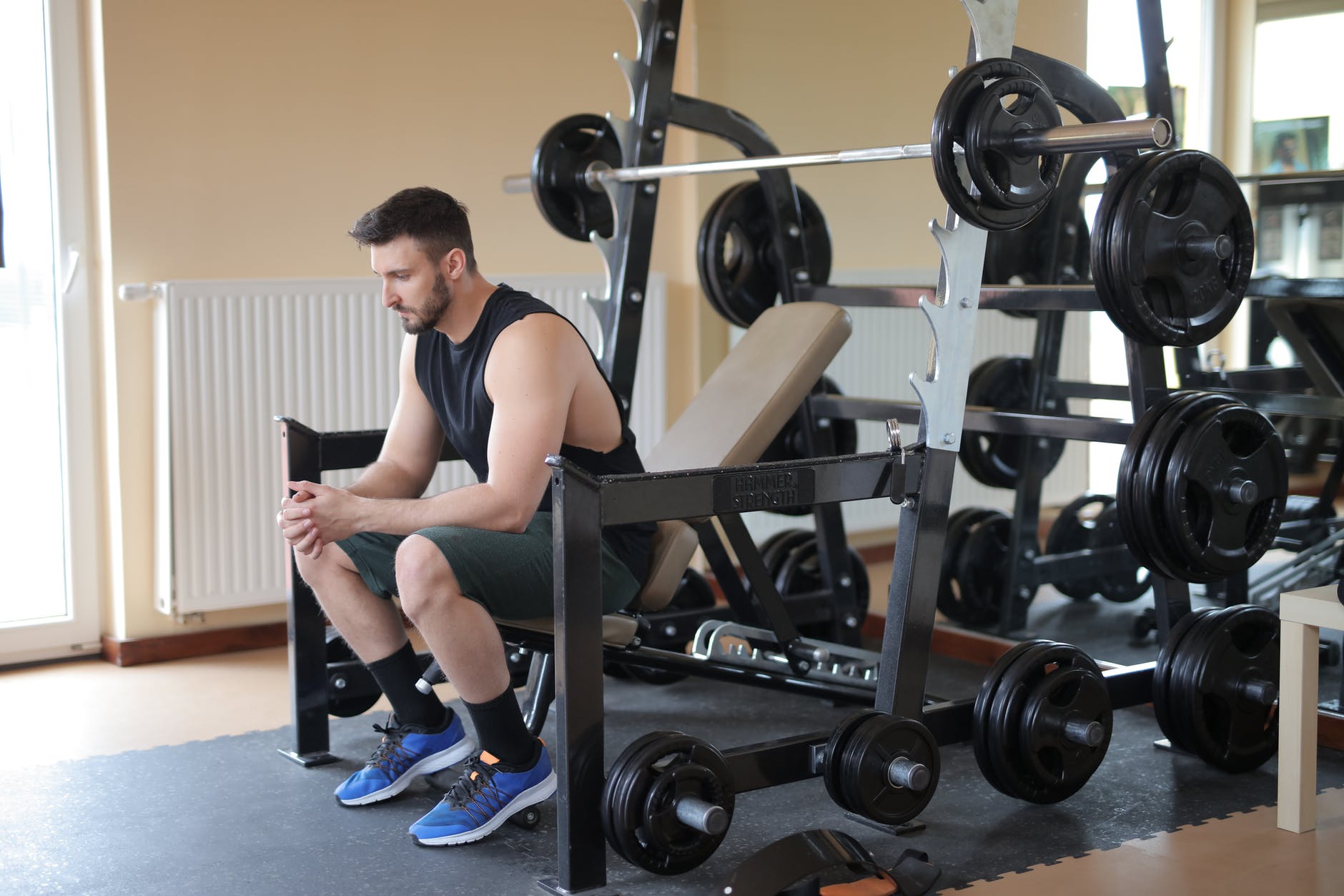 seated barbell twist