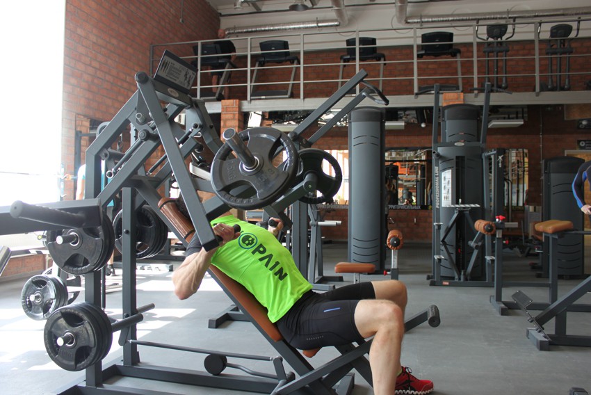 leverage decline chest press
