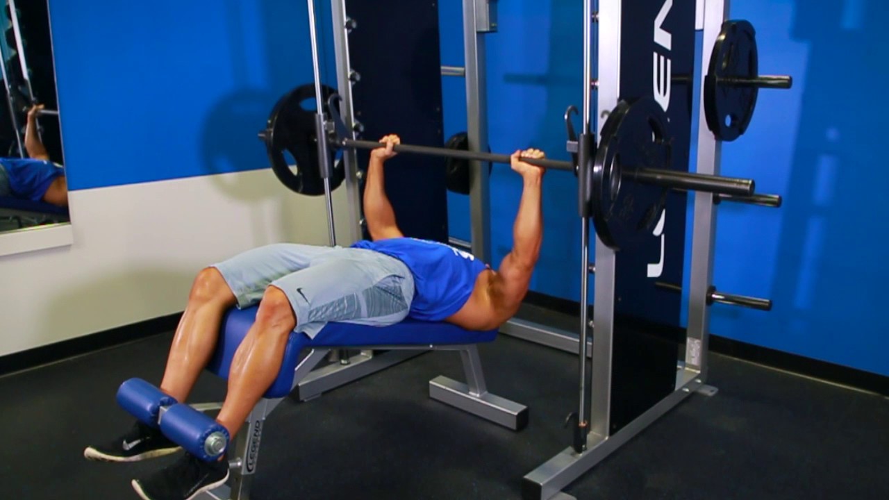 smith machine bench press
