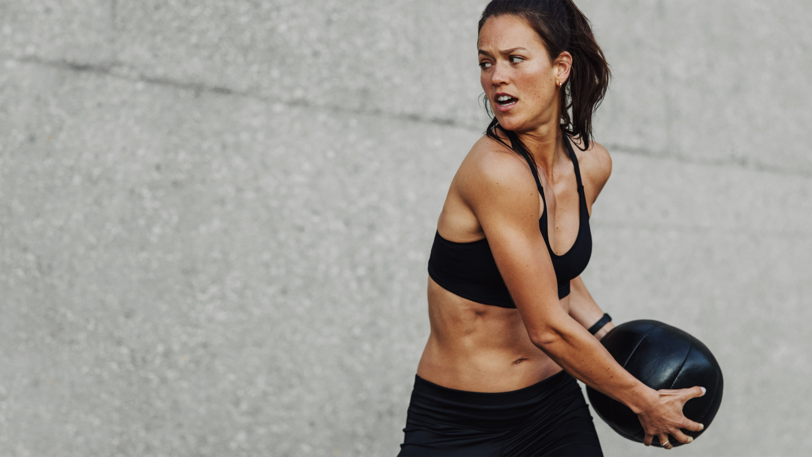 medicine ball scoop throw