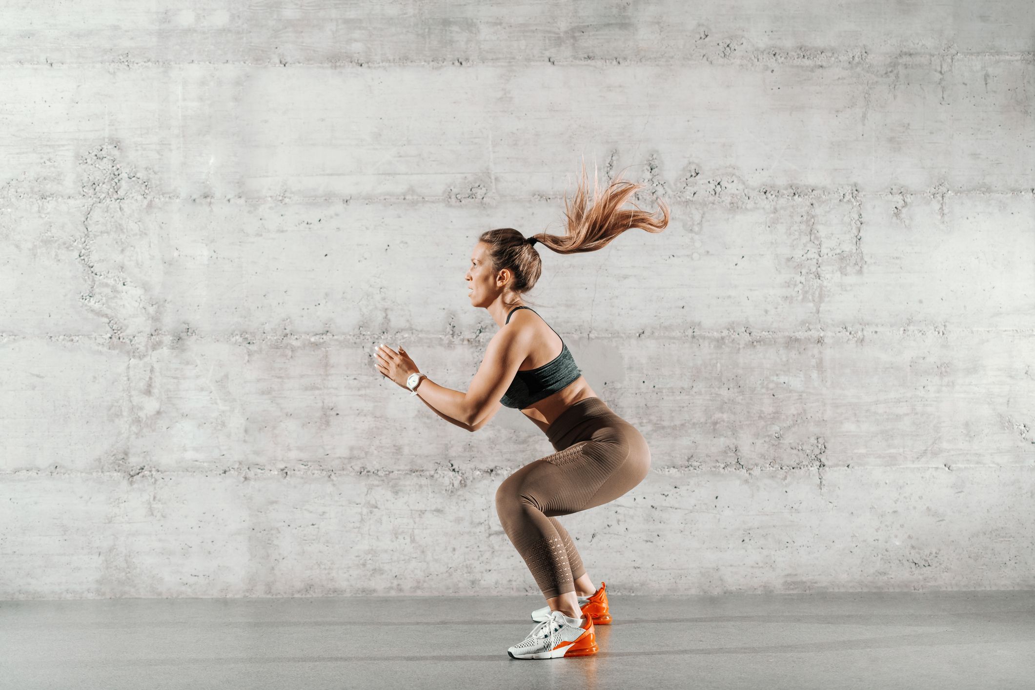 knee tuck jump